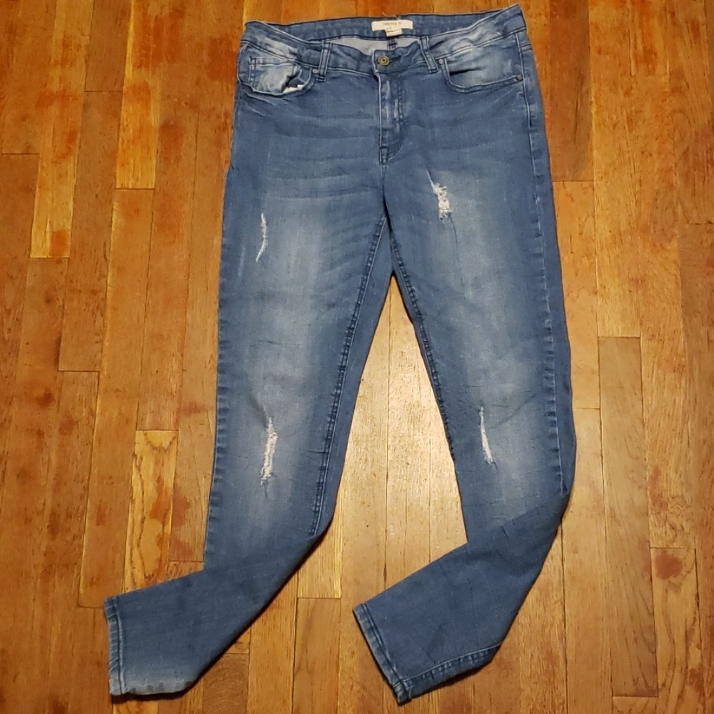 Forever 21 distressed women's skinny jeans
